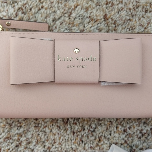 kate spade Handbags - NWT Kate Spade Pink Robson Street Walley
